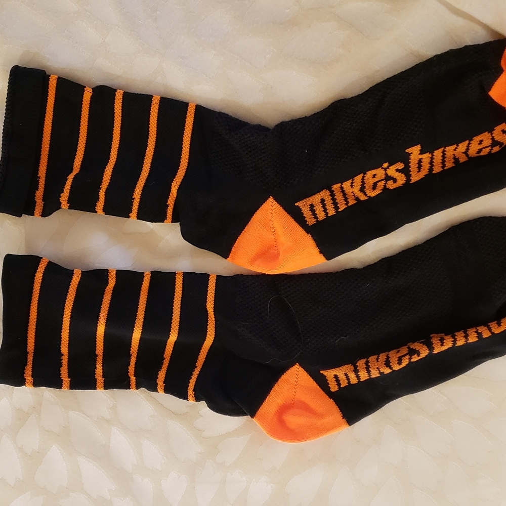 Cycling compression socks